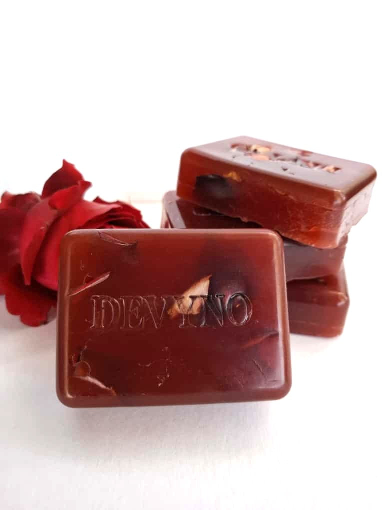 DEVYNO Rosa Brutal | Jabón natural de pétalos de rosa